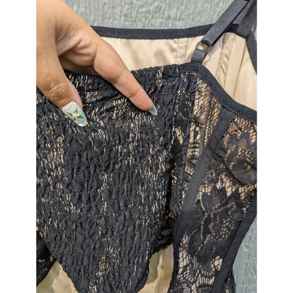 NWT Torrid 1X lace crop top corset sexy pin-up rockabilly goth vampire romantic - Picture 3 of 4